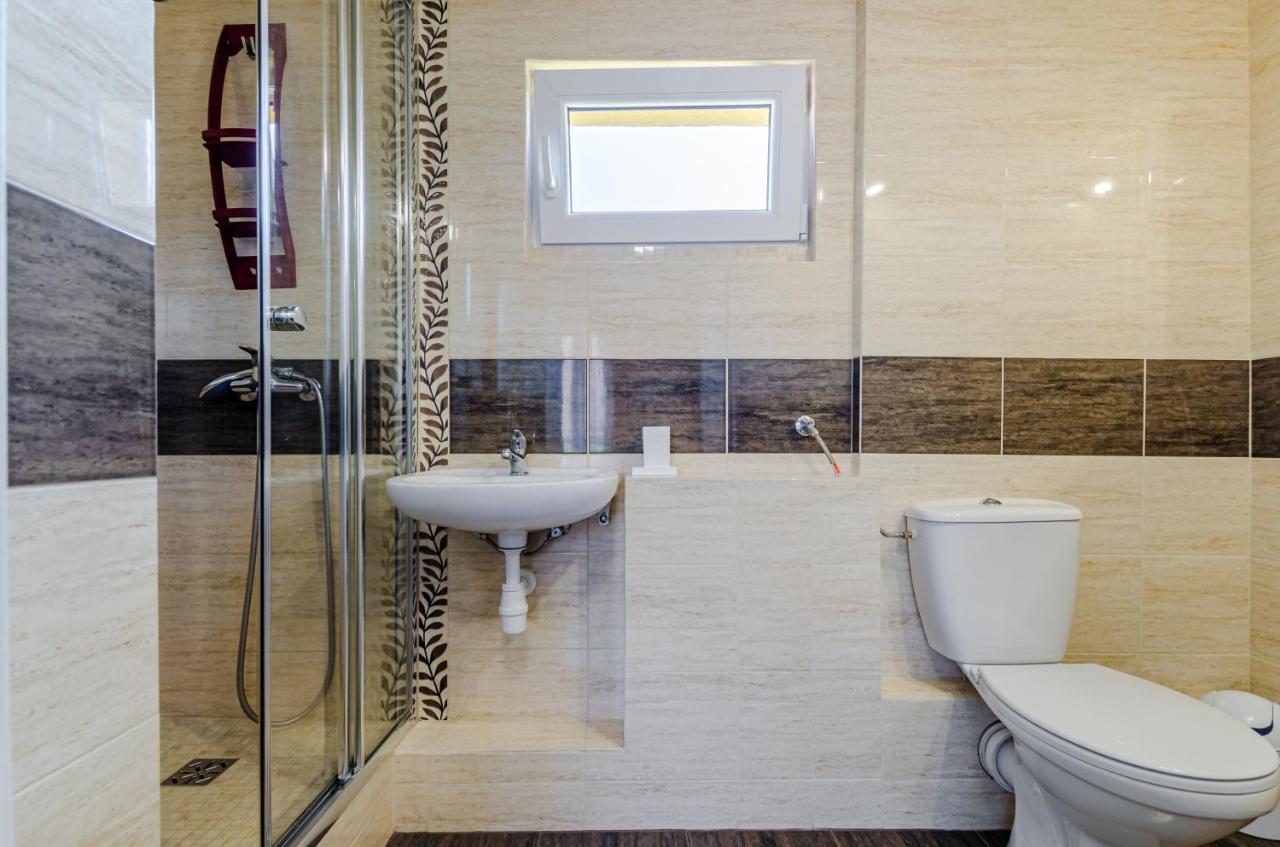 Camelot Apartment เวบา ภายนอก รูปภาพ